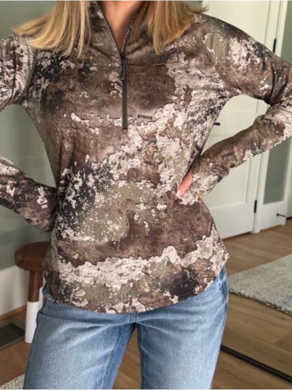 SHE Outdoors Women's Camouflage Pullover Size Large Strata Camo Pattern 3/4 Zip